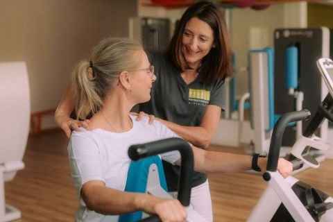 Behandlungsraum mit Liege in Praxis Physio Winterkorn